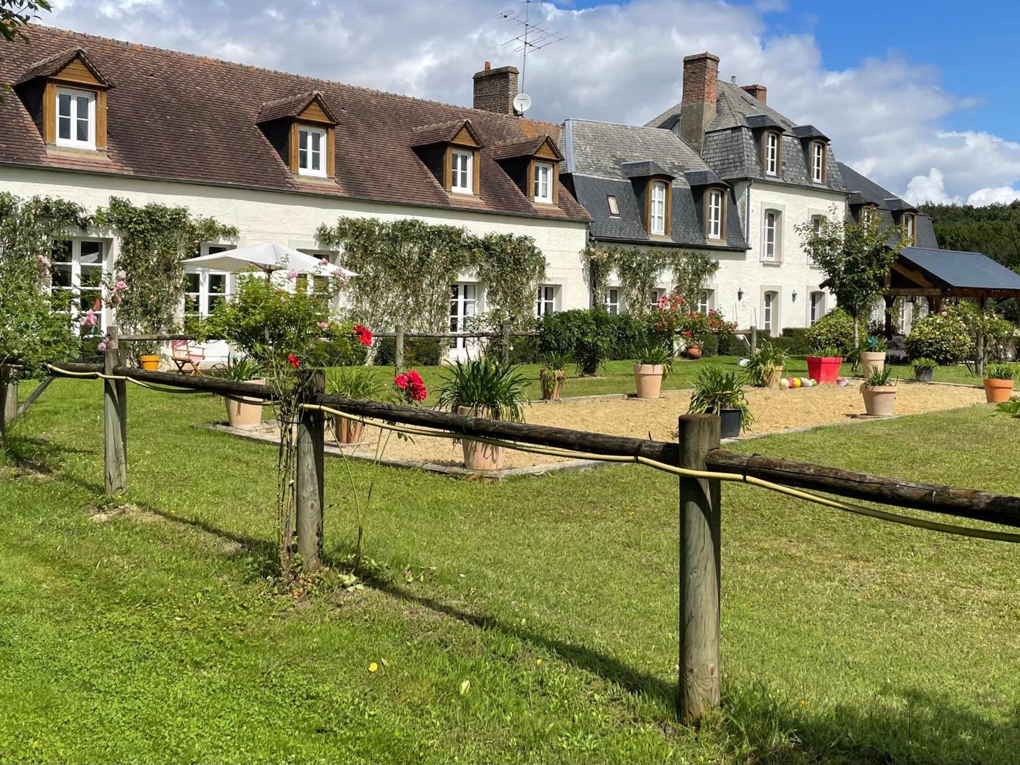 **Suite Familiale Spacieuse Au Coeur De La Foret De Montargis** - Fr-1-590-335 Paucourt Eksteriør bilde
